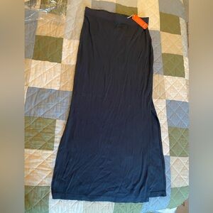 Sundry Ribbed Skirt in Navy